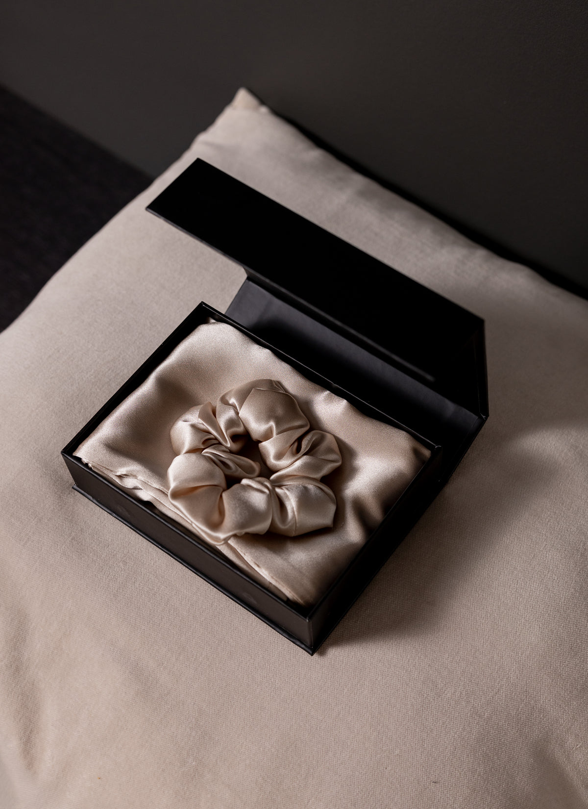 Slik Box: kussenhoes & scrunchie